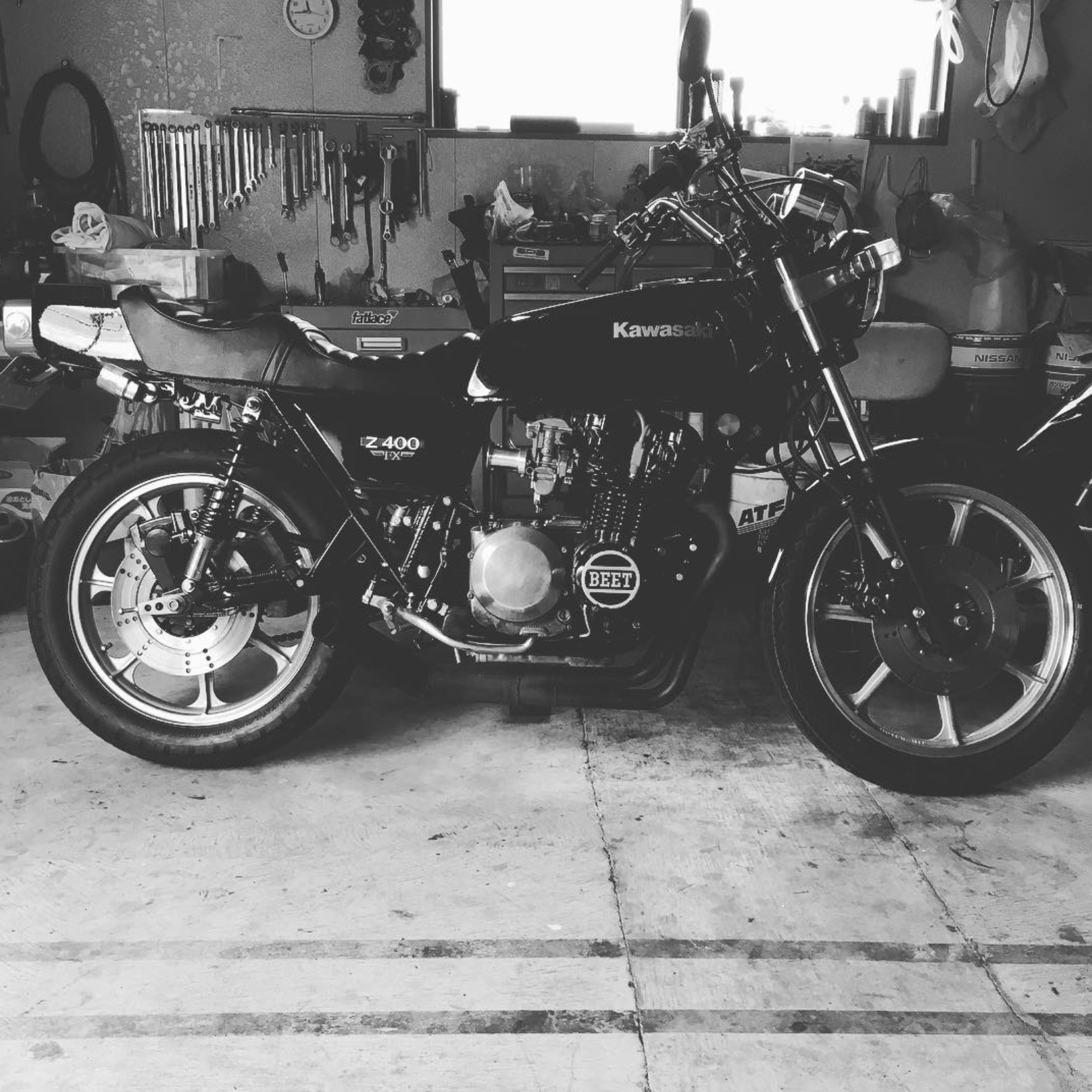 メインビジュアル、バイクの画像
